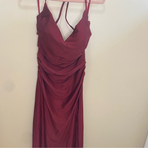 La Femme Burgundy Criss Cross Low Back Evening Gown Prom Formal Size 12 NWT🌿 - Picture 2 of 7